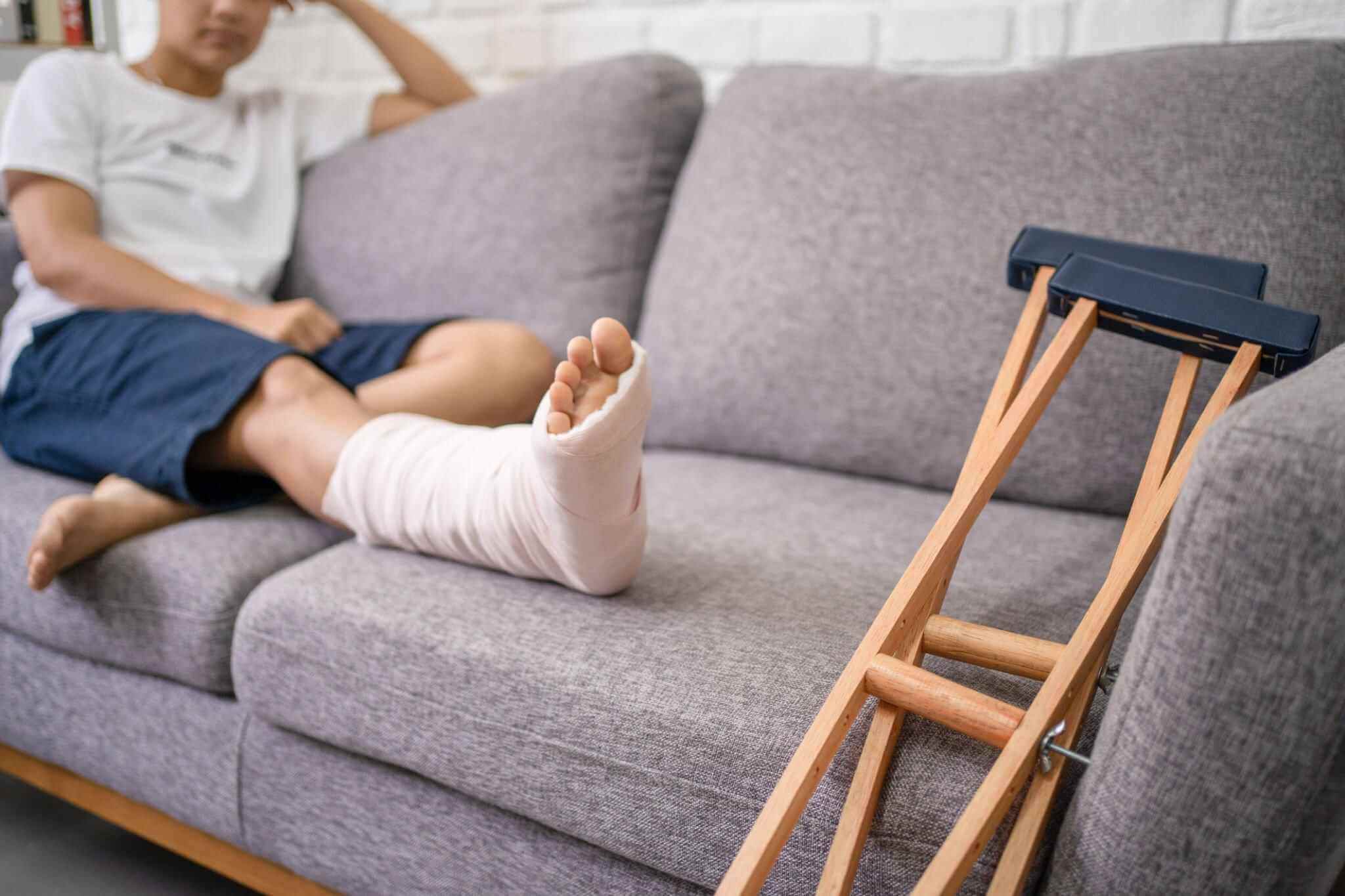 Leczenie urazów kończyny dolnej jak poprawnie rozpoznać złamanie nogi?